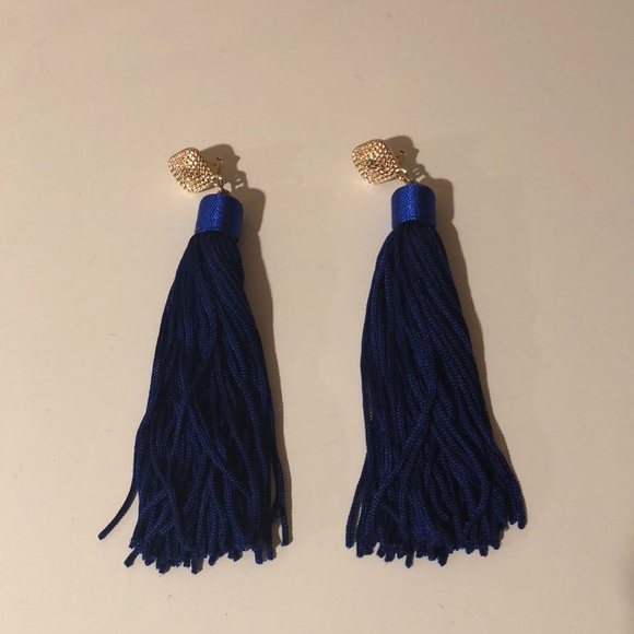 Jewelry - Long tassel earrings